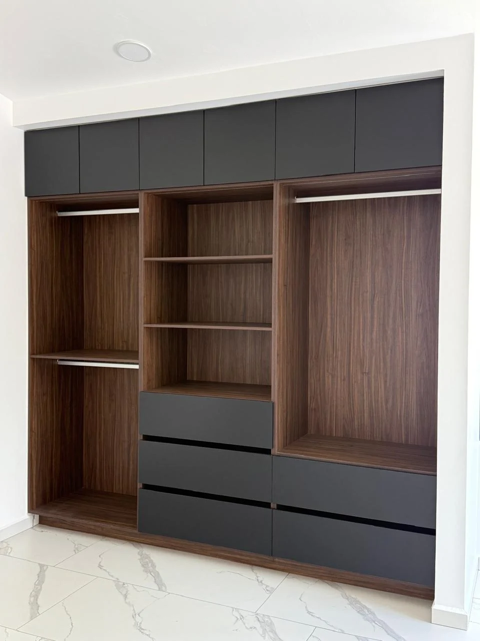 Madera & frentes grafito